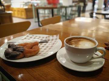 #pretzel and #coffee are basically odading and kopi but with free wifi.

#touslesjours #kopi #coffeeshop #bakery #pastry