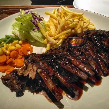 Pecinta ribs klau lagi di bandung cobain deh ke @oztcafe kali ini mimin pesen ribs yg ukuran 1kg nyaa😁
.
Selamat hunting foodies!
.
📍: ozt cafe & steak (bandung)
⭐️: 8,5/10