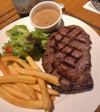 Steak from @tiffanysoetedjo ‘s birthday party @ Hurricane Grill Jakarta 🥩🐮
•
•
•
#eatfamous#foodbeast#munchies#wanderbites#jktgo#placestogojkt#nowjakarta#anakjajan#eatandtreats#instafood#eats#f52grams#tastesposting#manualjakarta#ilovefood#huffposttaste#heresmyfood#eat#tastethisnext#hautecuisines#vscofood
