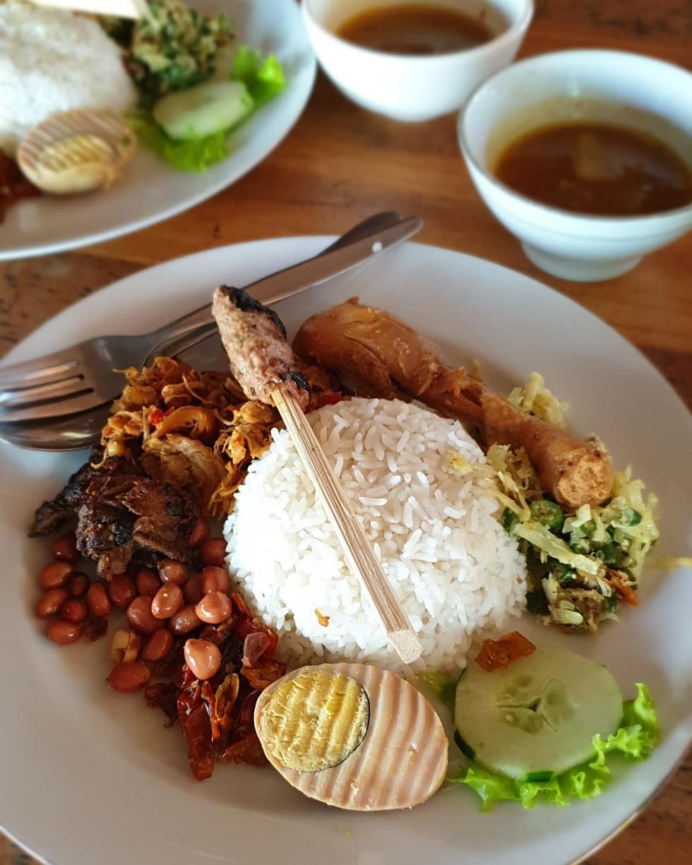 Nasi Ayam Kedewatan Ibu Mangku Denpasar