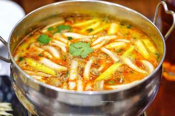 Tom yum is always one of my favorite thai cuisines .
.
🏆👍👍👍👍
🍮TOM YUM SHRIMP 💵 IDR 75.500 (excluded tax)
📍LARB THAI CUISINE, PIK
.
#foodporn #foodgasm #likefood #thefeedfeed #buzzfeed #buzzfeast #jktfooddestinations #jktfoodie #jktfoodies #jktfoodblogger #foodoftoday #potd #like4like #likeforfollow #like4follow #food #yummy #followme  #feedfeed #mouthgasm #foodblogger #foodie #instafood #instadaily #tagforlikes #missfattytummy #thaifood #tomyum #lunchideas