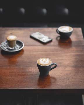I stumble and fall, but I mean these words...
.
.
.
#caturraespresso #fujifilmxt10 #cappucino #goodplace #coffeeporn #coffeeshop #appleandcoffee #instamood #55mm #latteart #storyincoffee #coffeemilk #instagood #jangantanyabogang