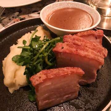Crispy Pork Belly by Mr. Fox✨

Switching food # 2: Steven orders, I eat. This is one of Mr. Fox's Favorite and I think this is delicious! As the name suggests, this crispy pork belly has a soft texture inside and salty crisp on top! This food served with potato puree, watercress, and also the mustard sauce which is perfect enjoyed with the meat! I like it hehe thankzo Steven for ordering this🥩

PRp165,000, -
⭐️ (3.9 / 5✨) (Ambience 3.8 / 5)
RMr. Fox, Energy Building SCBD, South Jakarta

#whathefoodid #food #foodies #instafood #jktfoodbang #eatfamous #foodbeast #munchies #anakjajan #eatandtreats #jktgo #placetogojkt #foodporn #crispyporkbelly #ilovefood