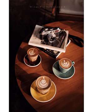 Caffeine time.
.
.
.
. 
#kopi #coffee #coffegram #coffeetime #coffeesesh #coffeelover #coffeeaddict #coffeeshots #coffeetable #coffeephotography #masfotokopi #mbakfotokopi #mbakngopi #kopitanpagula #anakkopi #coffeespecialty #kopiindonesia #mengkopikanindonesia #coffeetography #onthetable